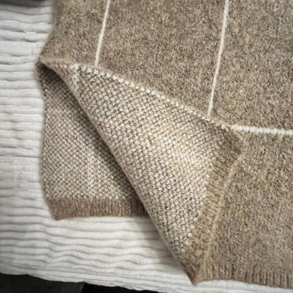 Women's Evolution by Cyrus super soft Taupe Cowl neck checkered Sweater - Large - Picture 5 of 5